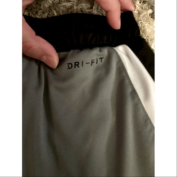 Boys Nike DriFit Shorts - Picture 3 of 3